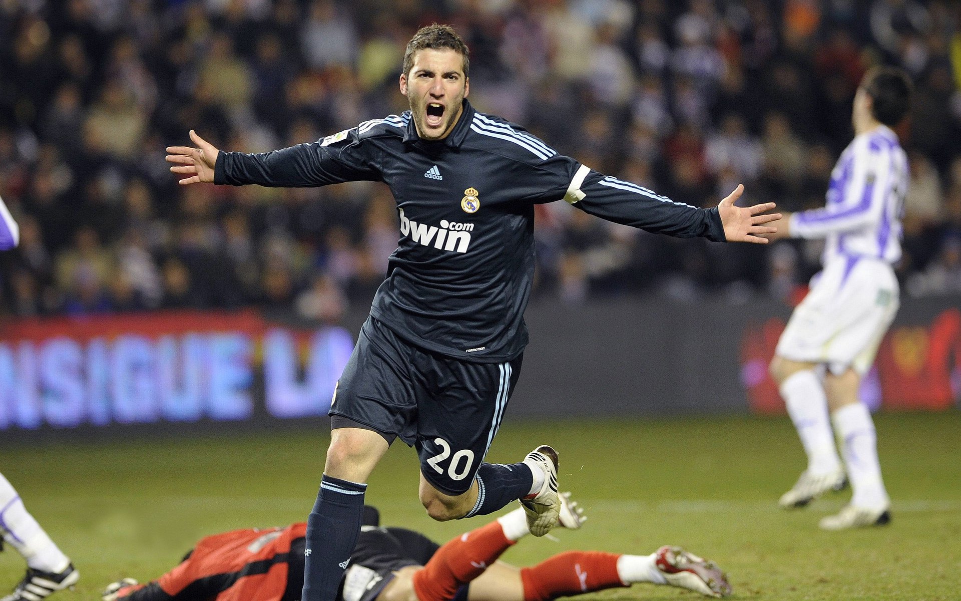 欧洲杯传奇瞬间：那些让人难忘的瞬间，欧洲杯回忆