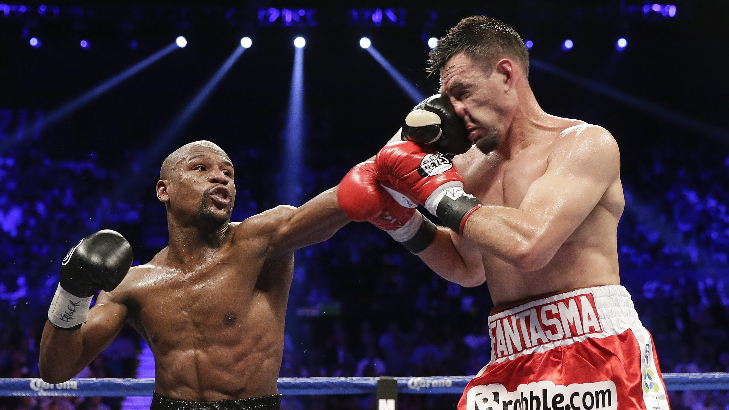 kering.com-职业联赛推动智慧灯光系统提升夜场比赛观赏体验，夜场灯光秀